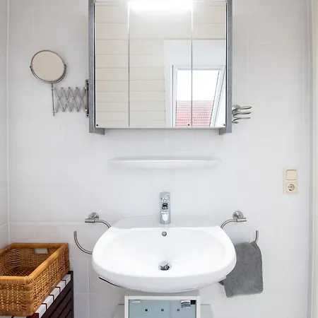 Krebs By Interhome * Norddeich (Norden)